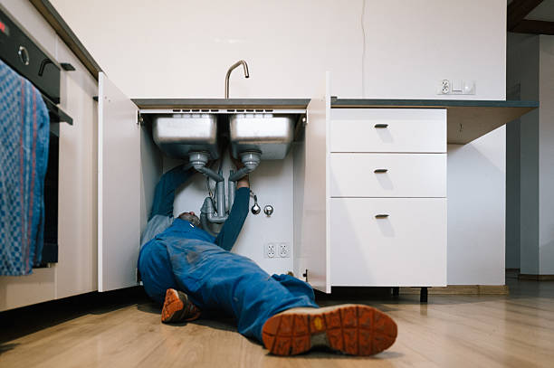 Professional Leak Detection technician working in Washington, KY
